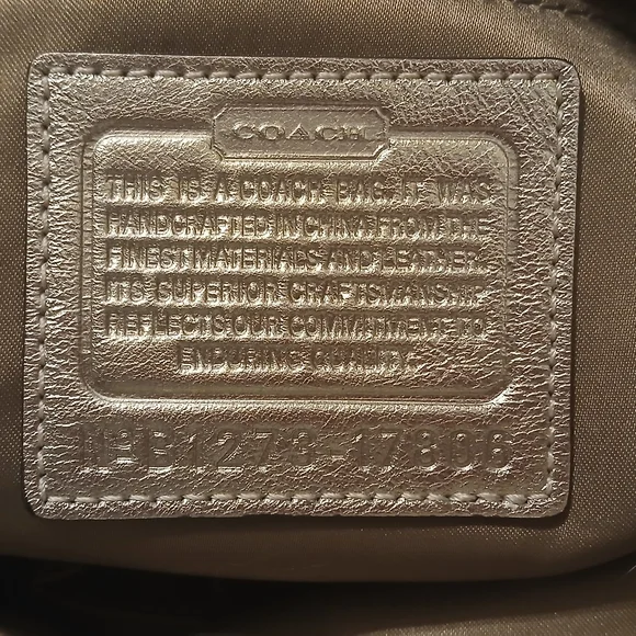 ✨ Coach Chelsea Jayden Signature Carryall | Cream & Gold | Like New ✨ - Picture 5 of 13